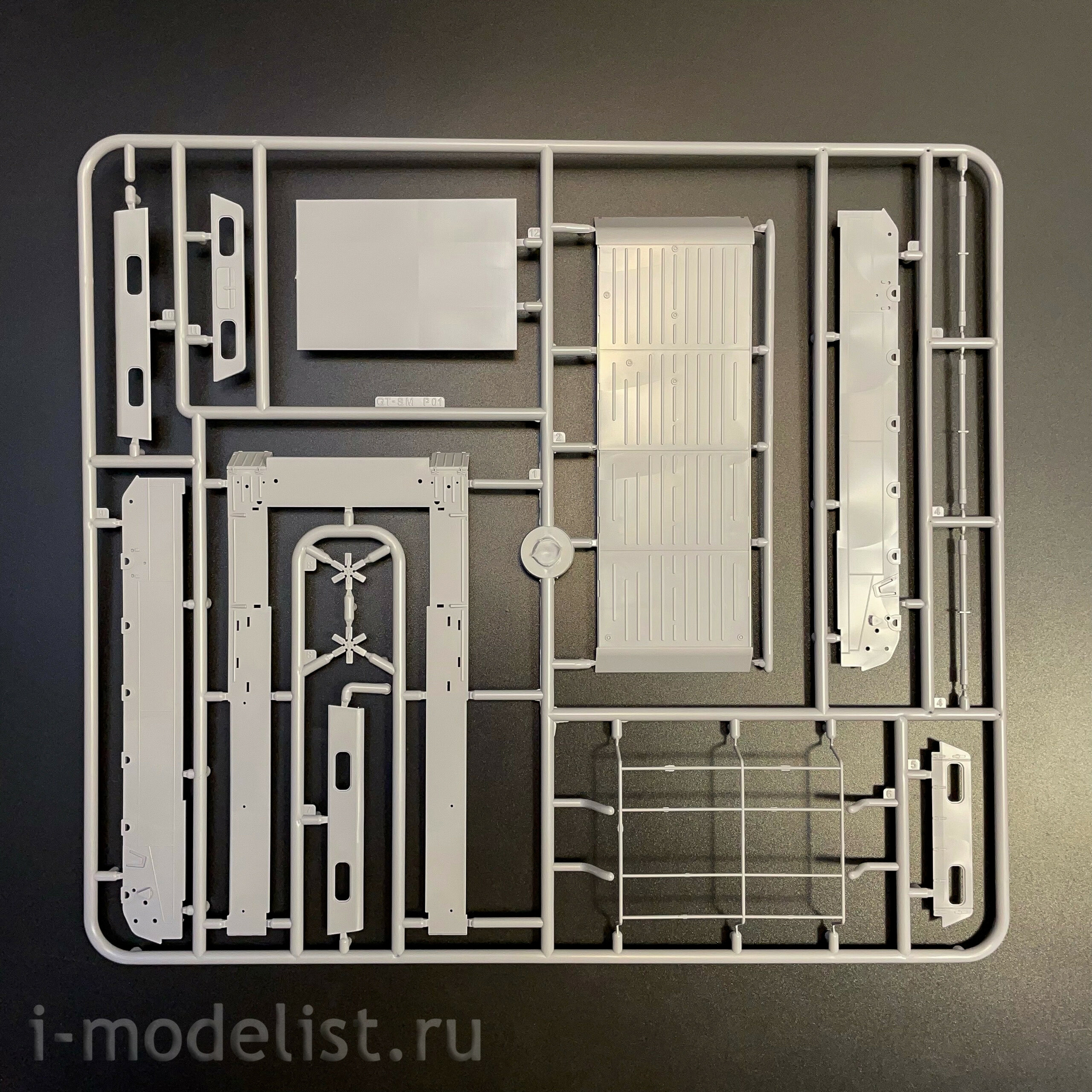 3506AVD AVD Models 1/35 Pre-order  Гусеничный транспортер-снегоболfromоход ГТ-СМ