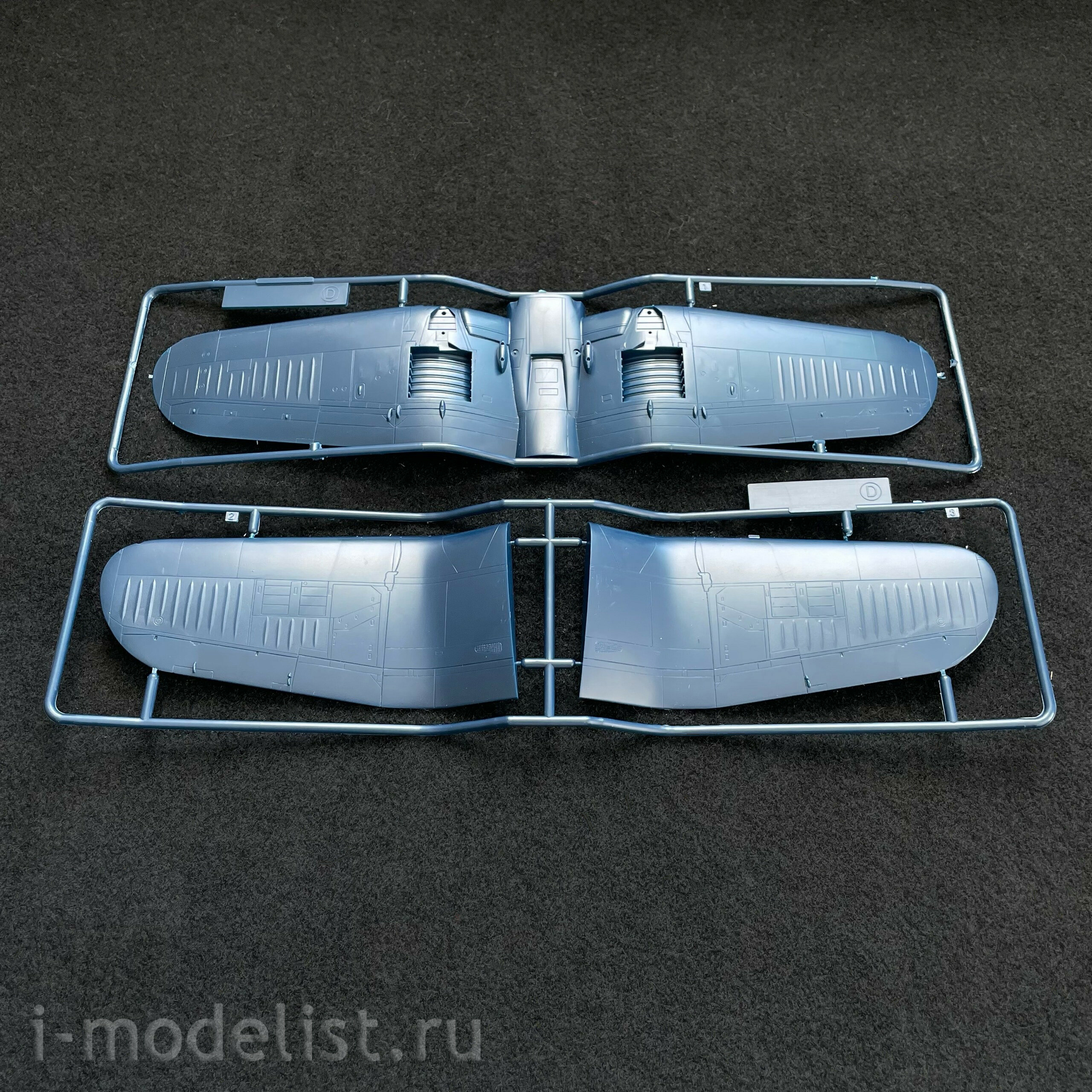12267 Academy 1/48 F4U-4B Corsair Fighter