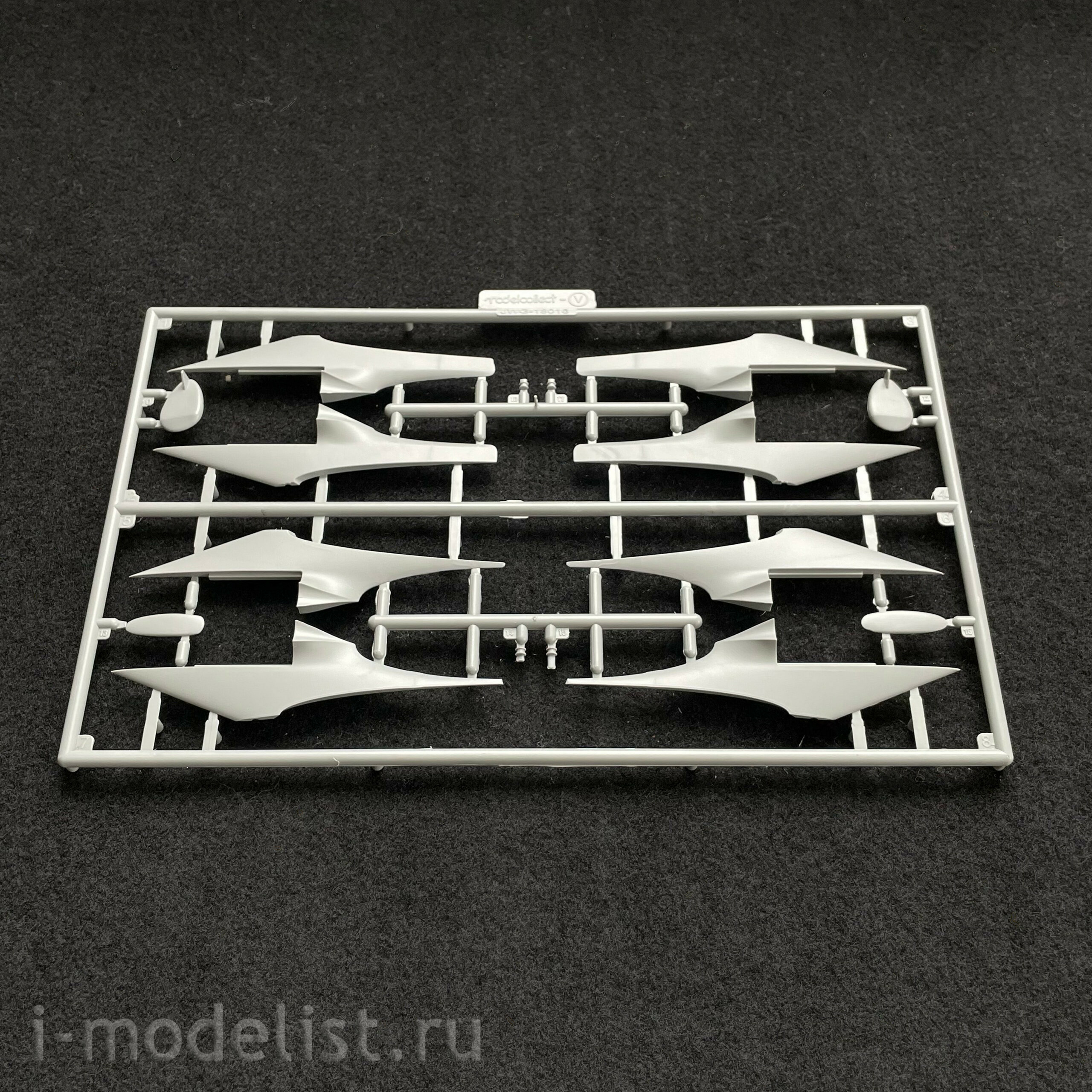 UA72211 Modelcollect 1/72 American Strategic bomber Stratofortress B-52H