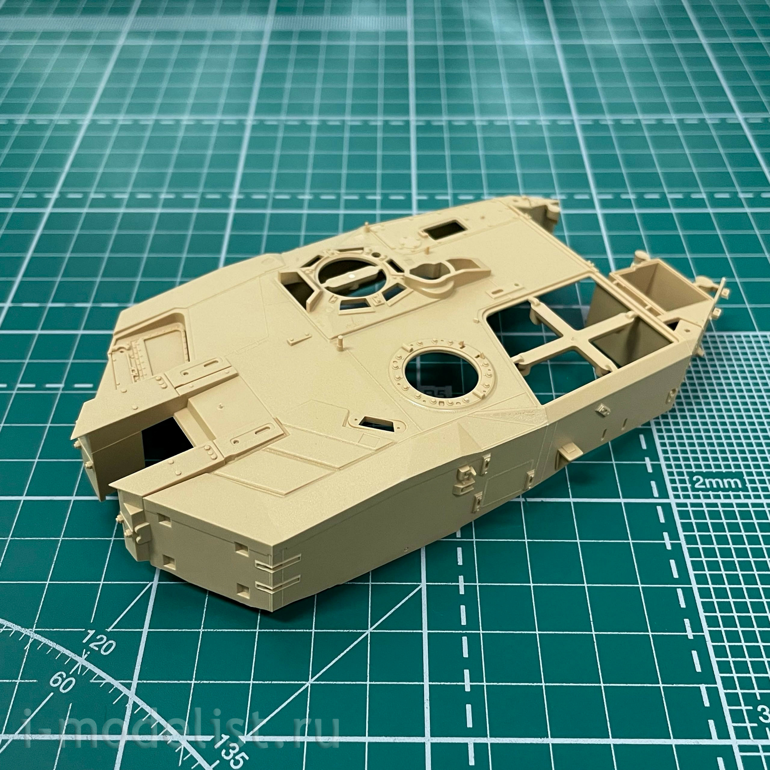 RM-5076 Rye Field Model 1/35 Canadian Leopard 2A6M CAN with working tracks