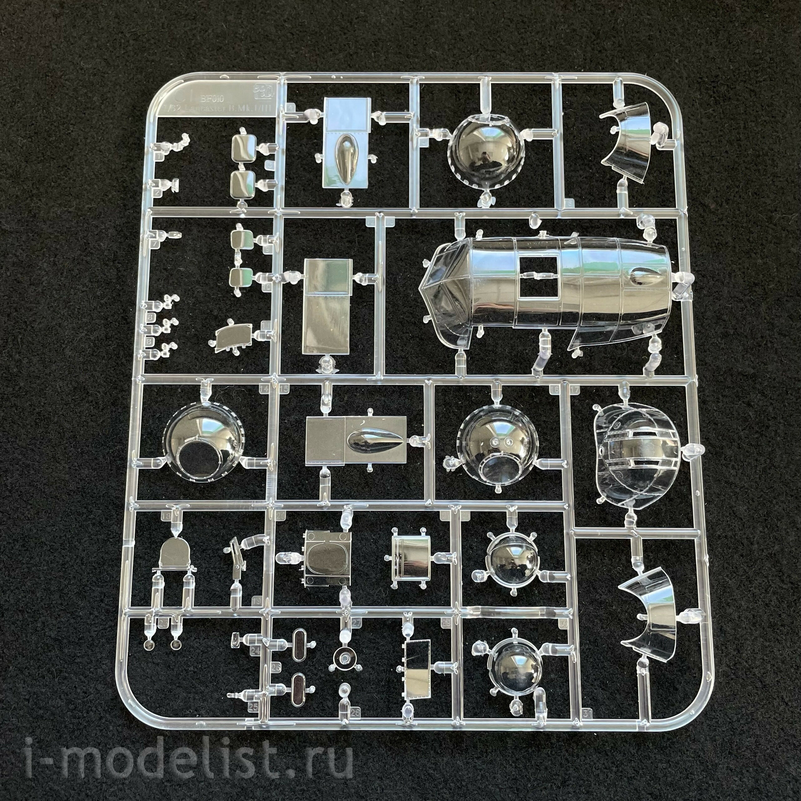 BF-008 Border Model 1/32 Nose of the Avro Lancaster B.MK1/III bomber (with full interior, stand included)