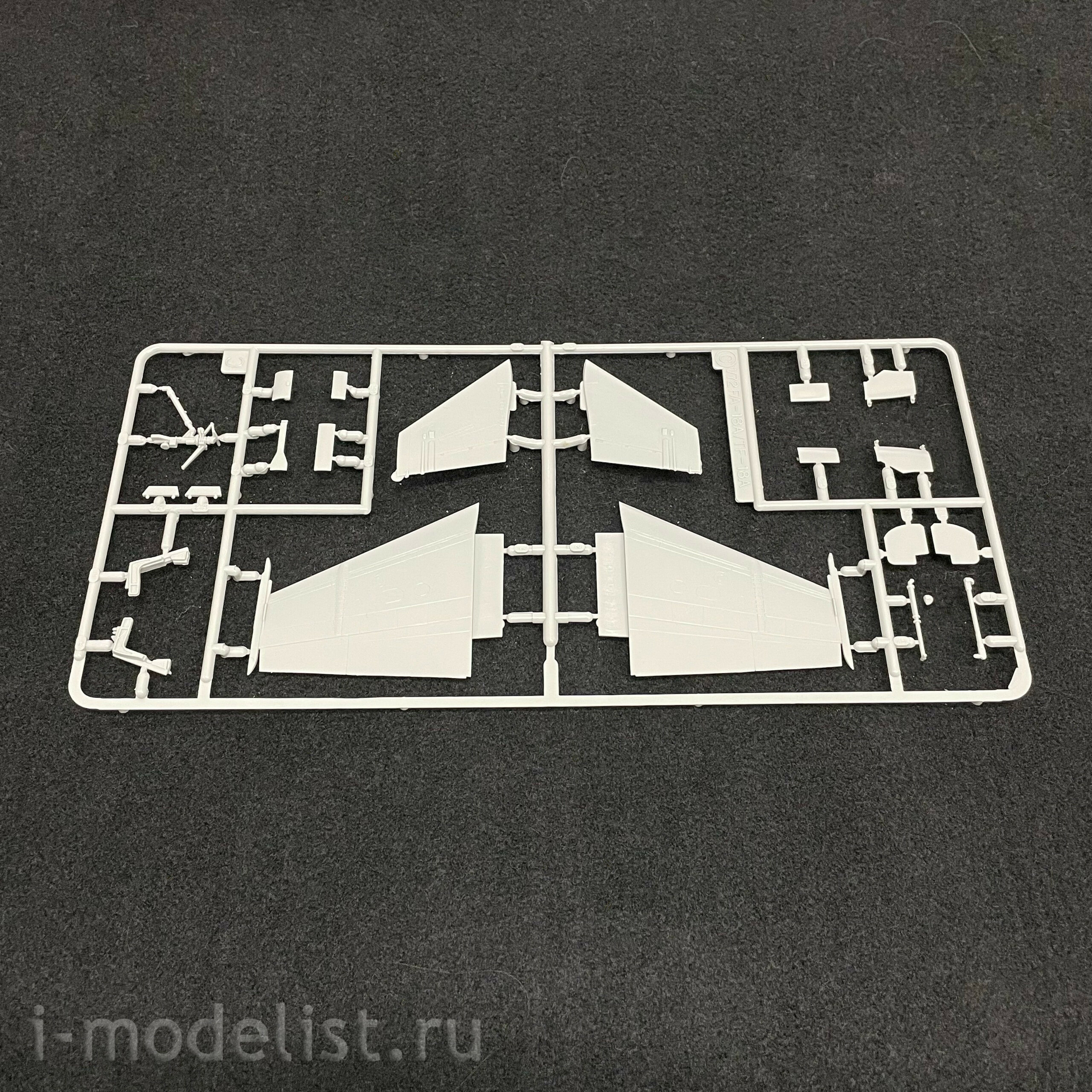 02411 Hasegawa 1/72 Royal Australian Air Force F/A-18A Fighter 