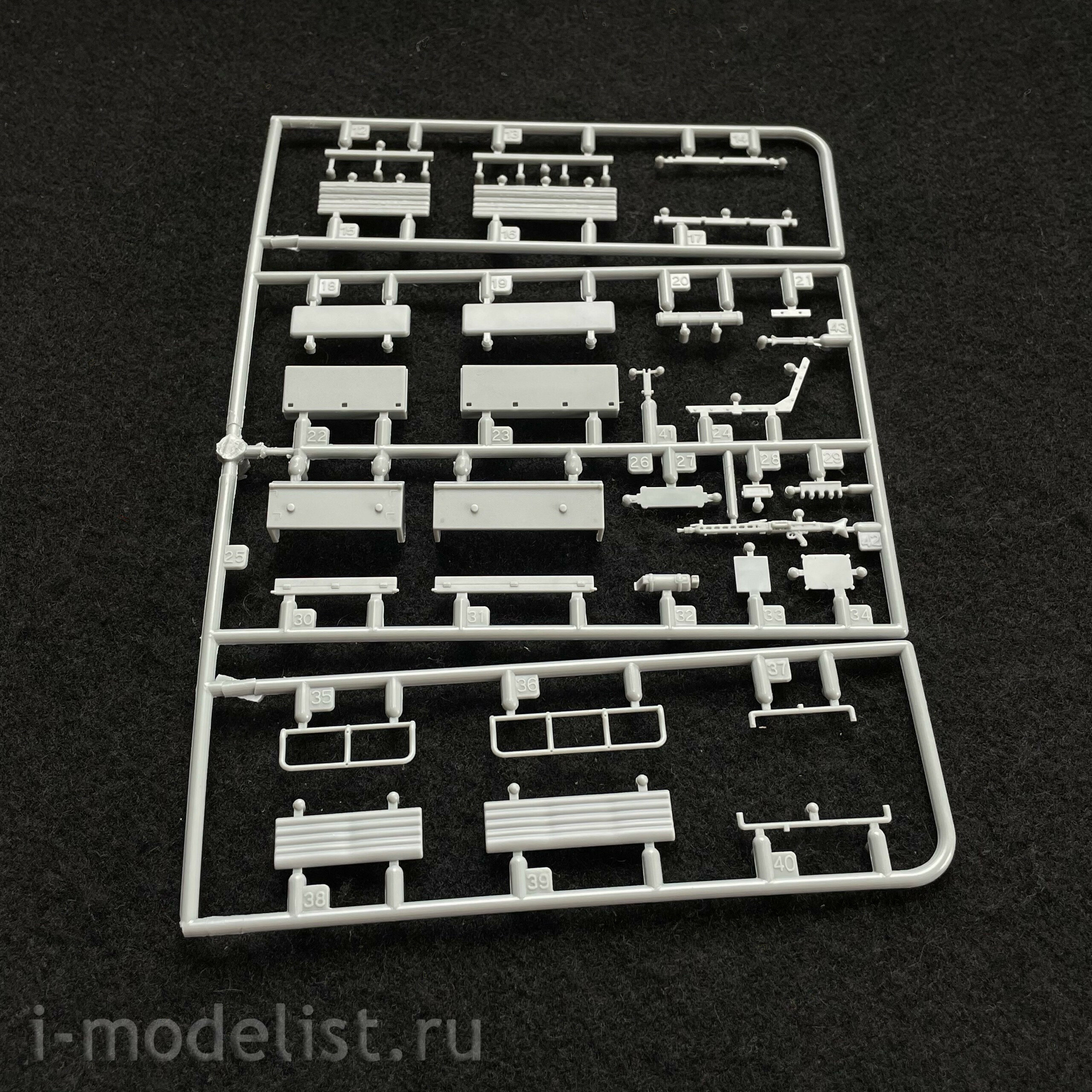 6217 Dragon 1/35 Armored personnel carrier with Sd.Kfz. 251/21 