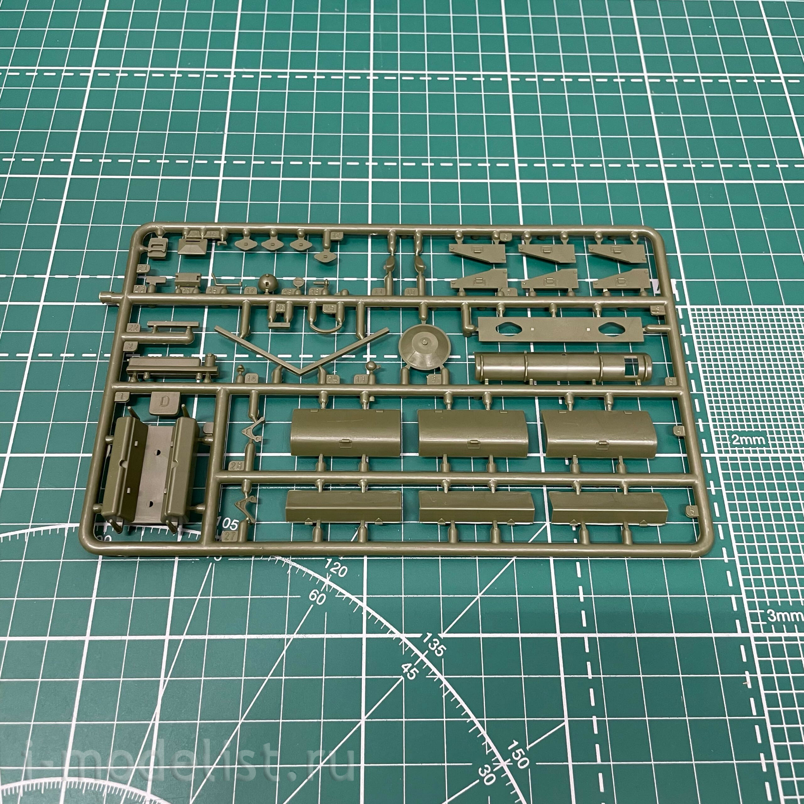 3608 Zvezda 1/35 Soviet heavy tank KV-2