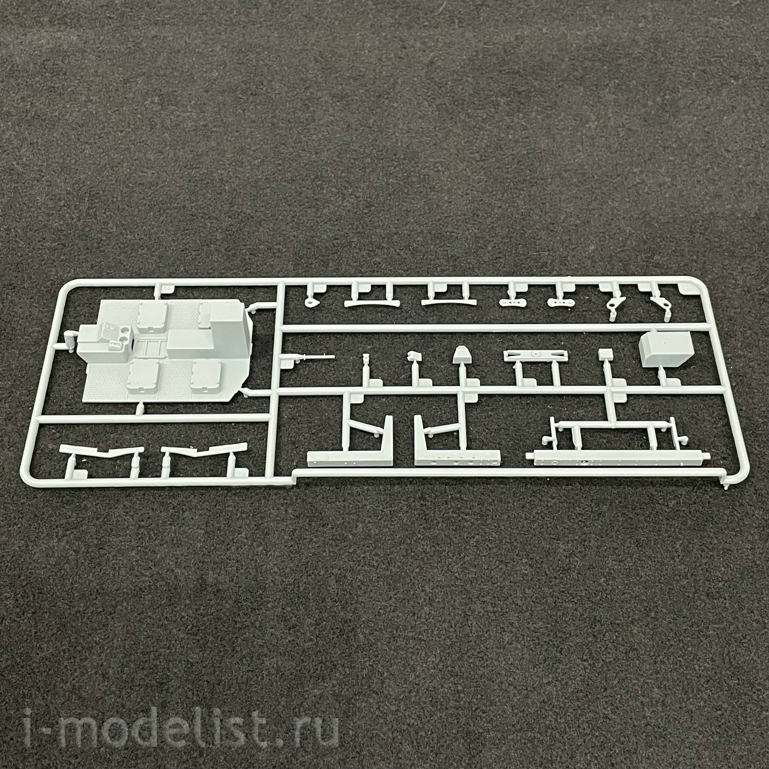35A12-P Sabre Model 1/35 JLTV M1278 (Combined Light Tactical Vehicle) - Premium Edition