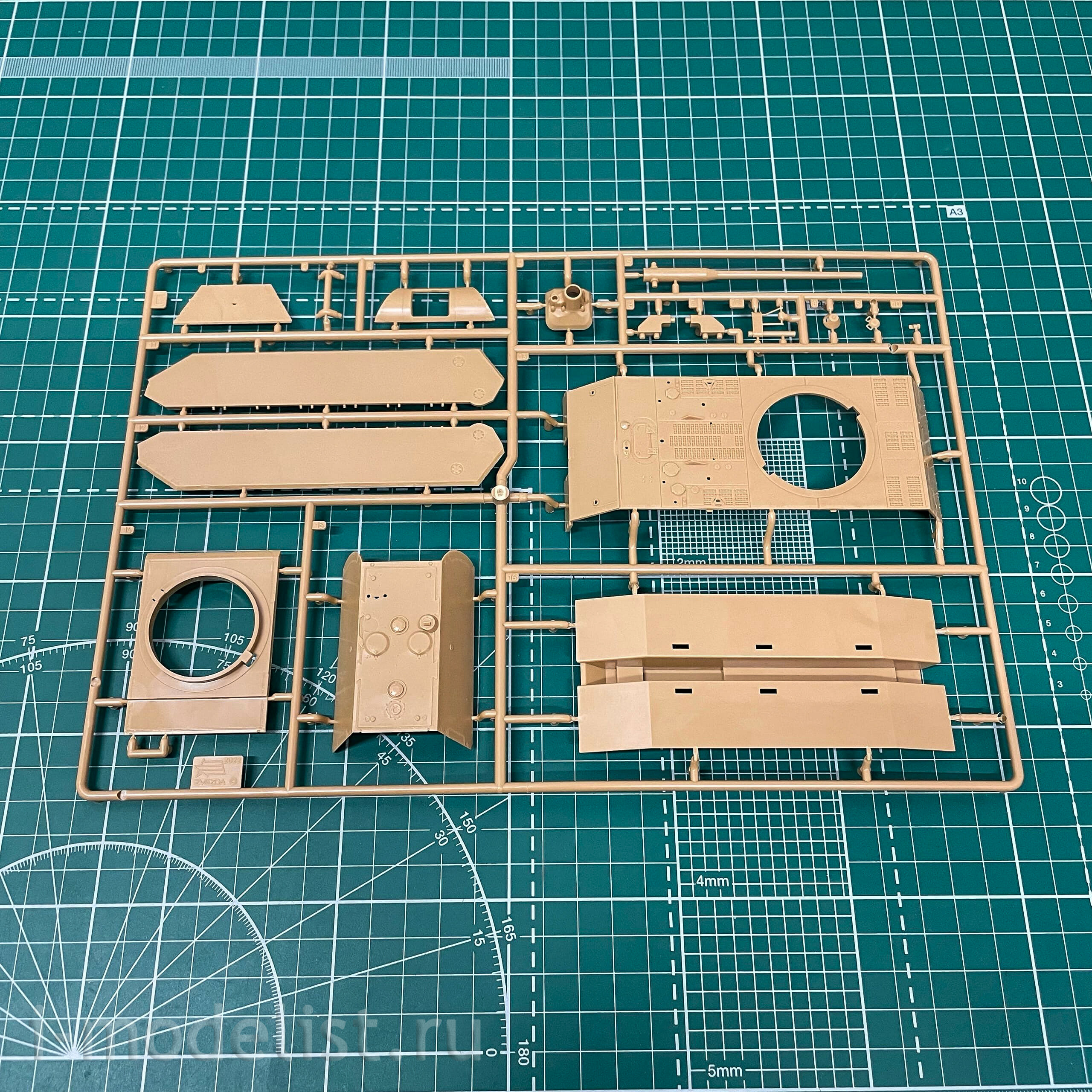 5073 Zvezda 1/72 German super heavy tank Mouse