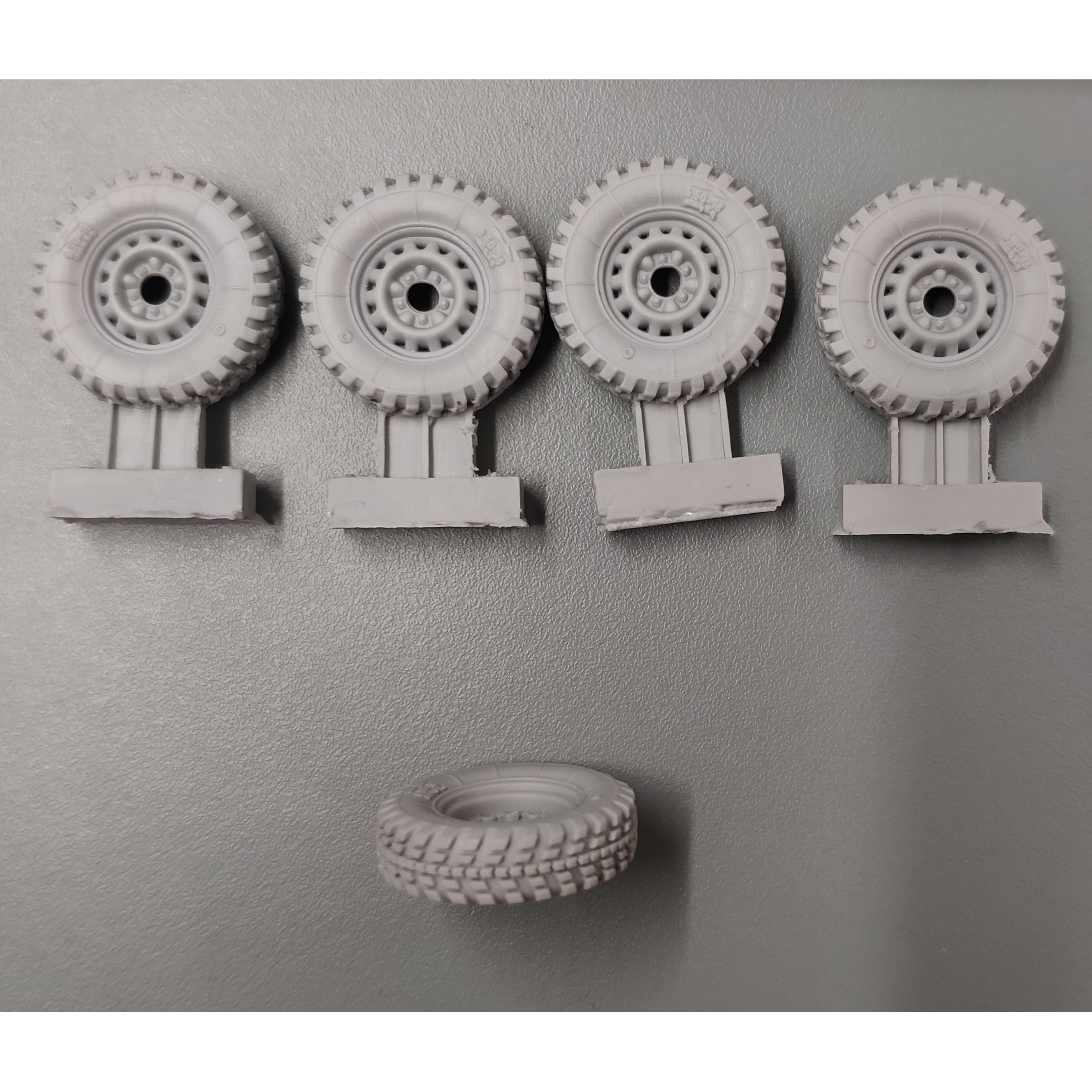 35239 GunTowerModels 1/35 Wheels G@3-M1 (rubber Ya-13), 5 pcs.