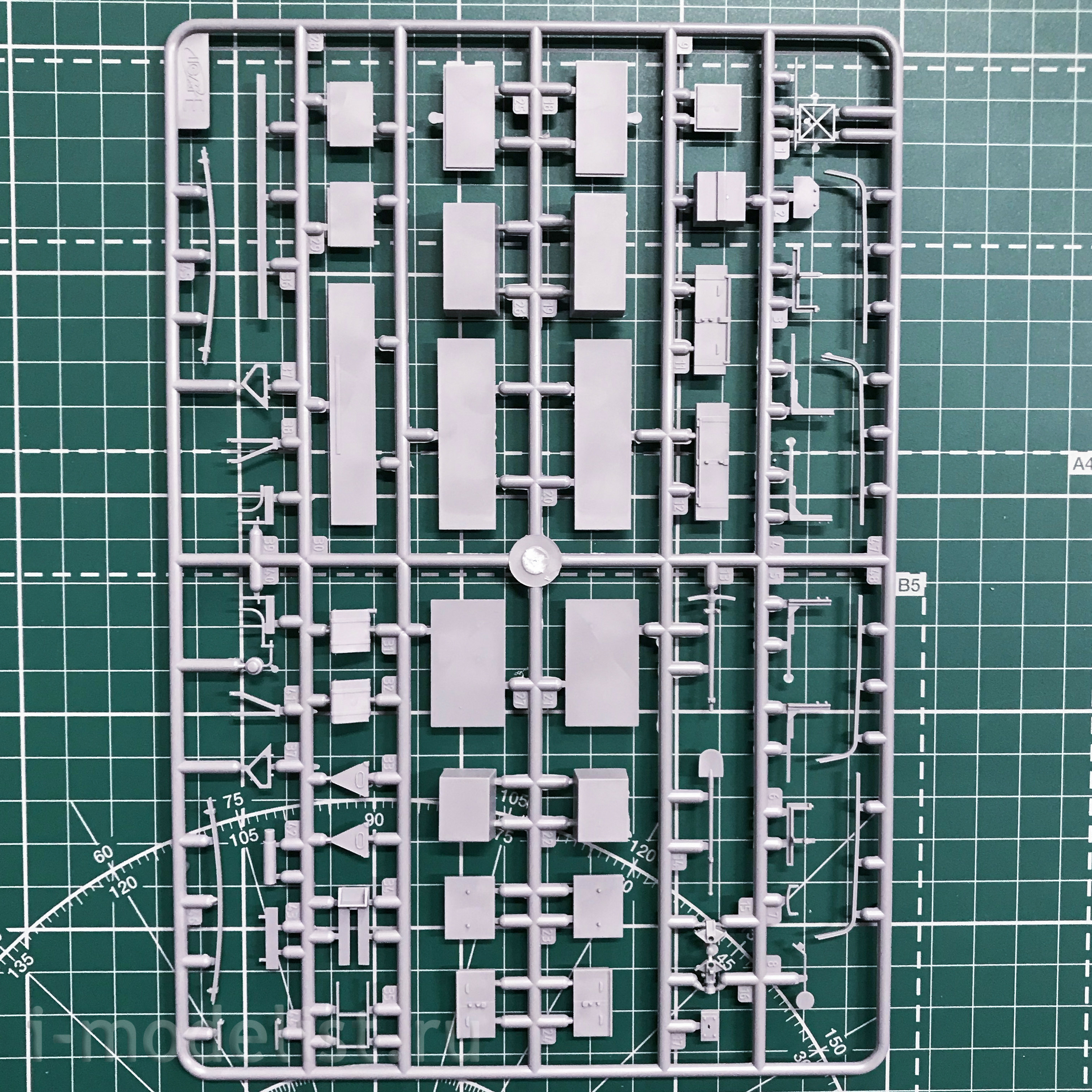 DS3508 ICM 1/35 3-axle trucks (Henschel 33D1, Krupp L3H163, LG3000)