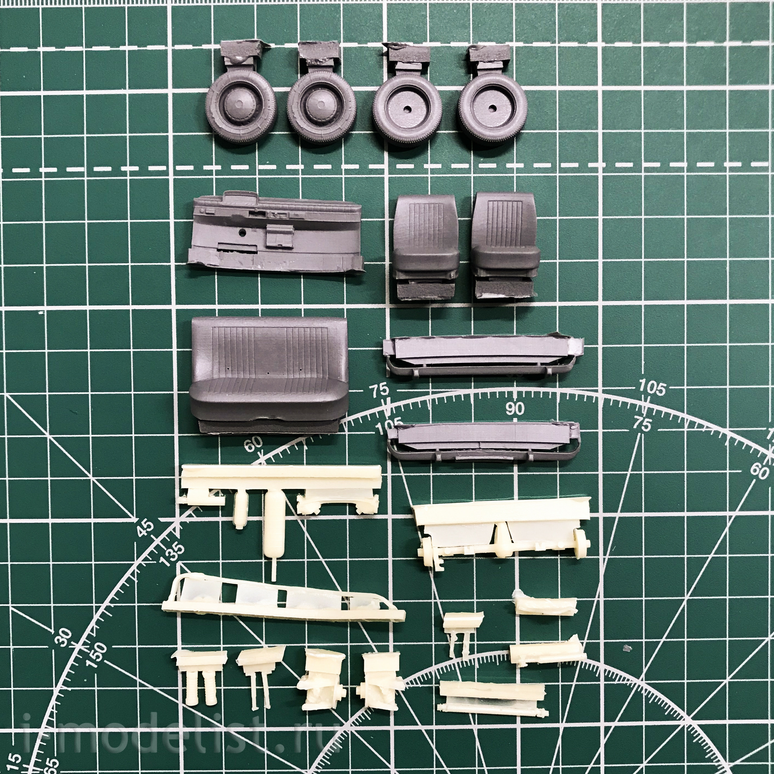 Primacy 35001 1/35 Soviet passenger car. Kit 1