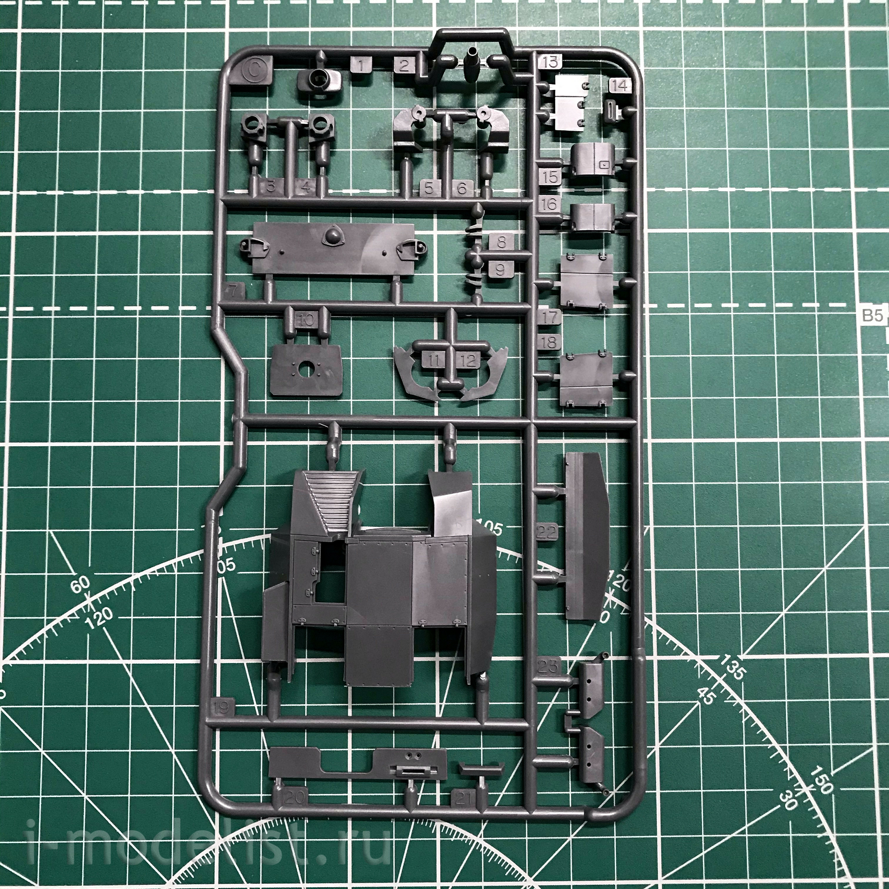 32507 Tamiya 1/48 Sturmgeschutz Iii Ausf.B German self-propelled 75mm gun, with a short barrel 1940-1941. In a set of metal, primed frame.