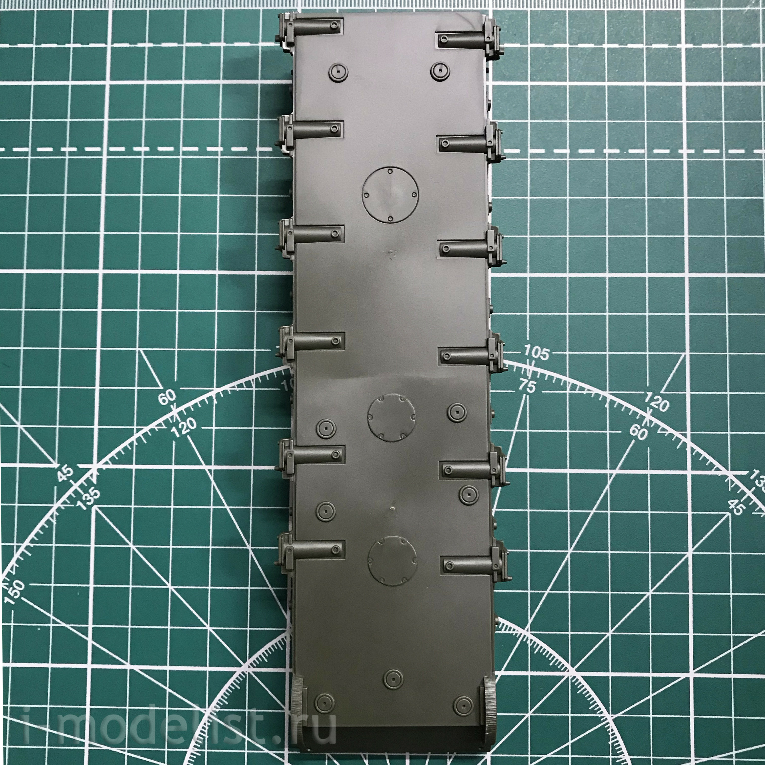 35289 Tamiya 1/35 Soviet heavy tank is-2 (1944), 2 figures, stacked and rubber tracks