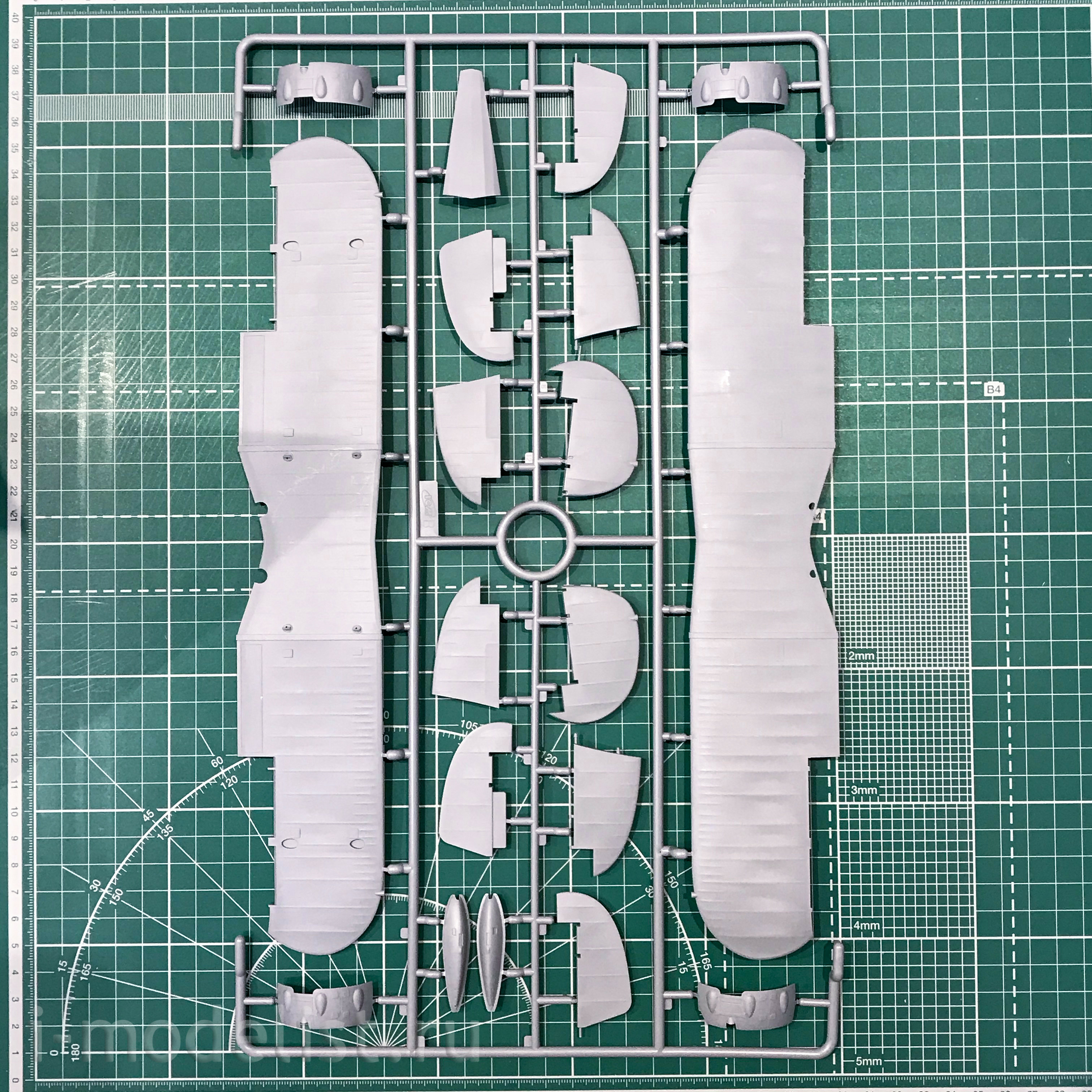 32042 ICM 1/32 Gloster Sea Gladiator Mk. II, British naval fighter