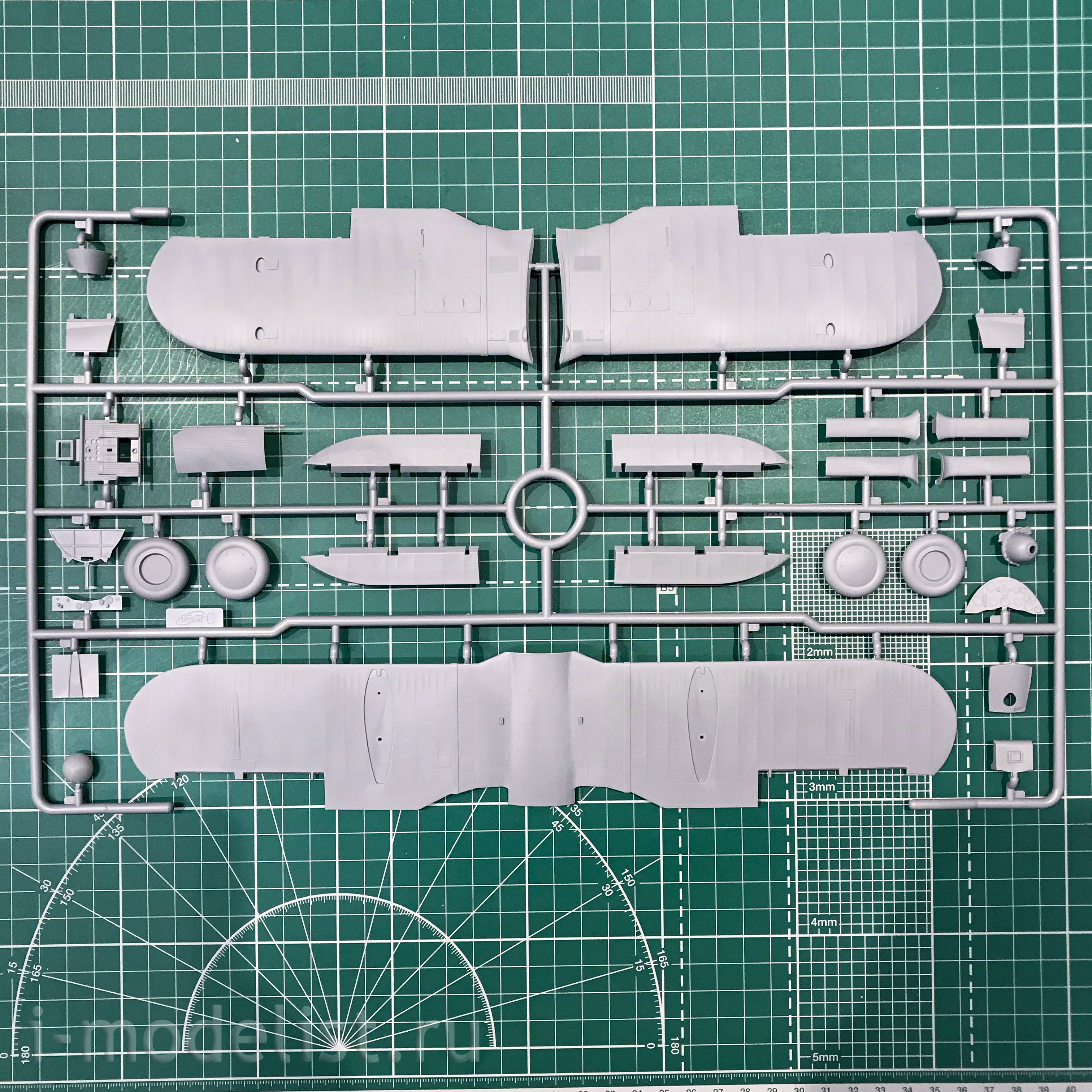 32042 ICM 1/32 Gloster Sea Gladiator Mk. II, British naval fighter
