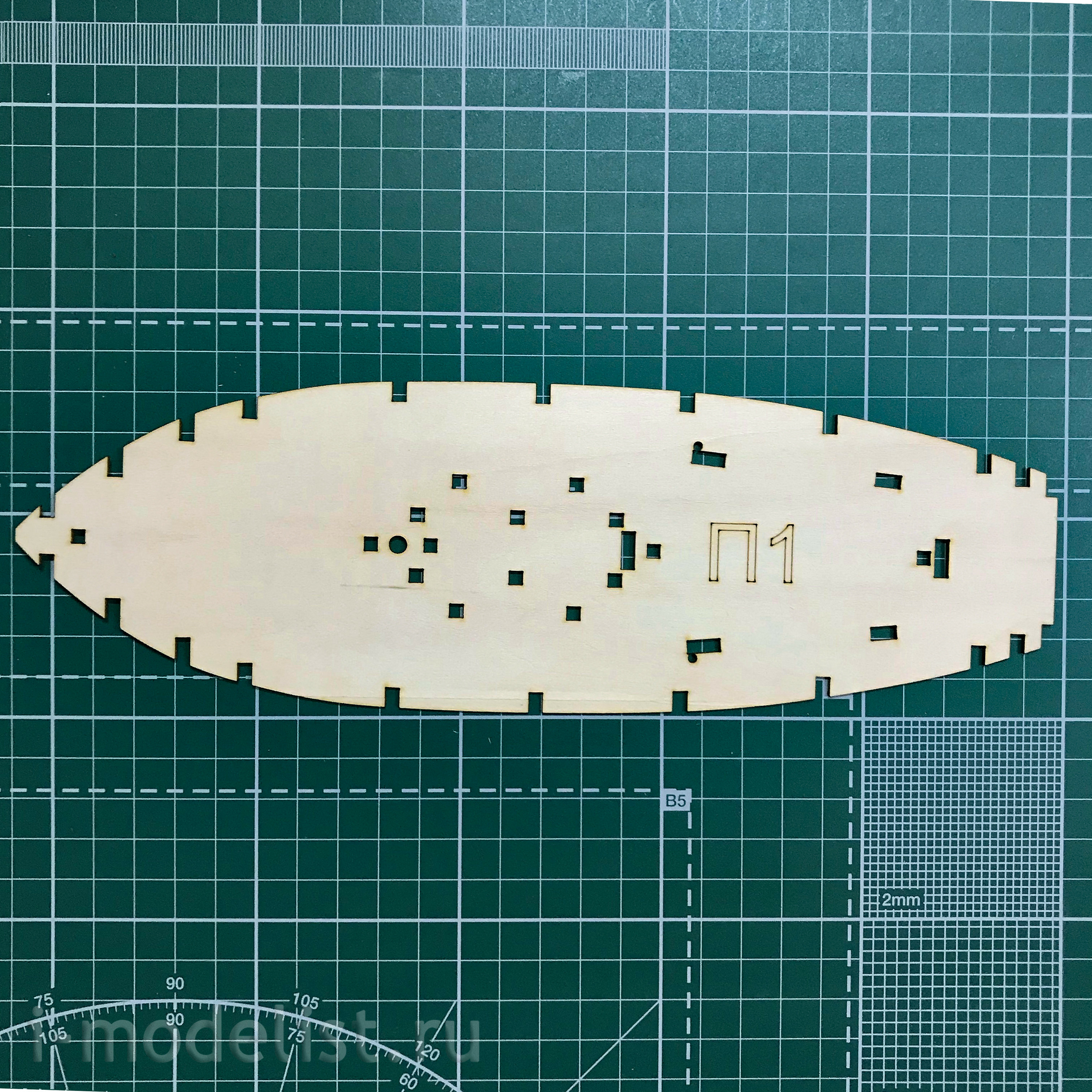 E7203 Squadron 1/72 Assembled model of wood Barge Vereshchagin