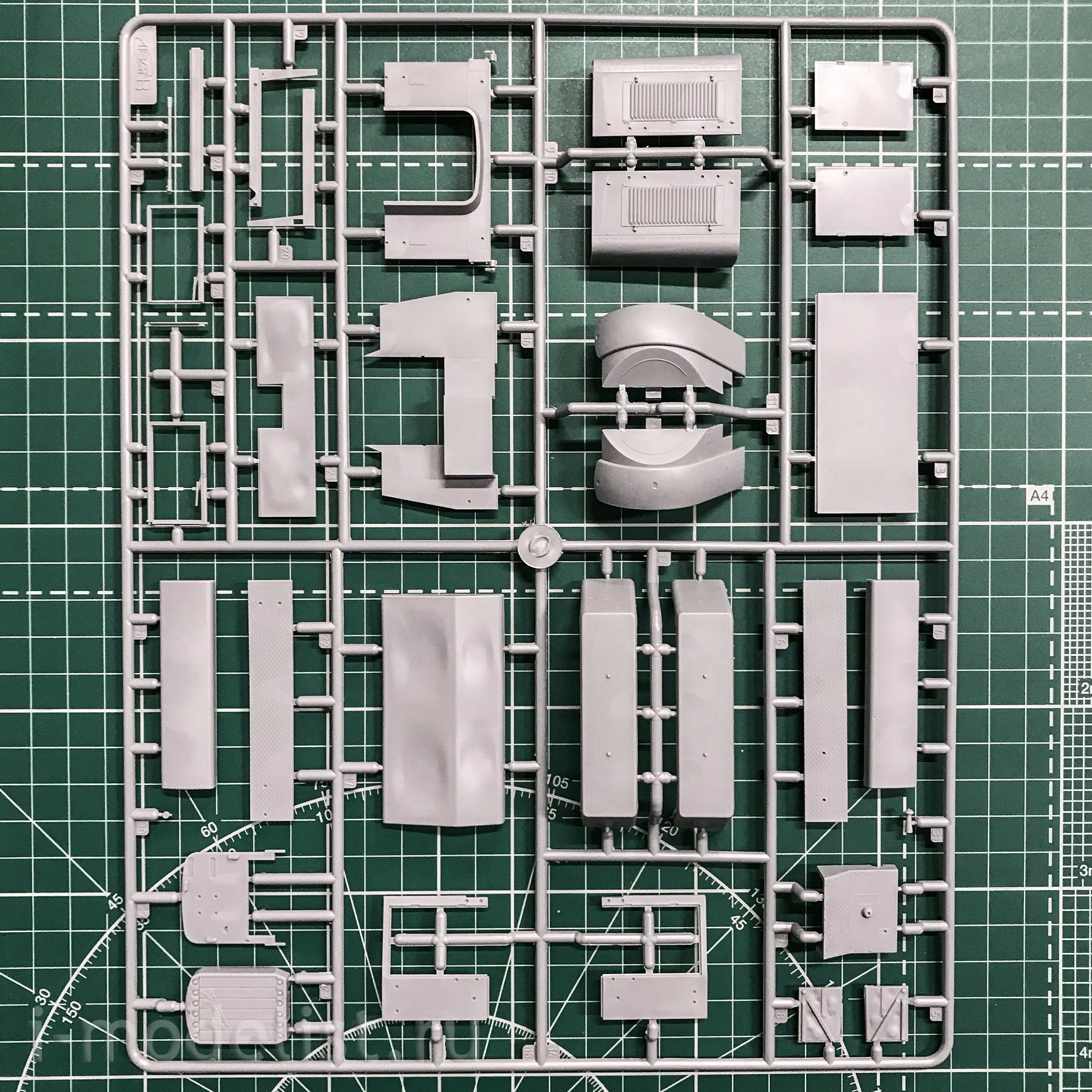 DS3508 ICM 1/35 3-axle trucks (Henschel 33D1, Krupp L3H163, LG3000)