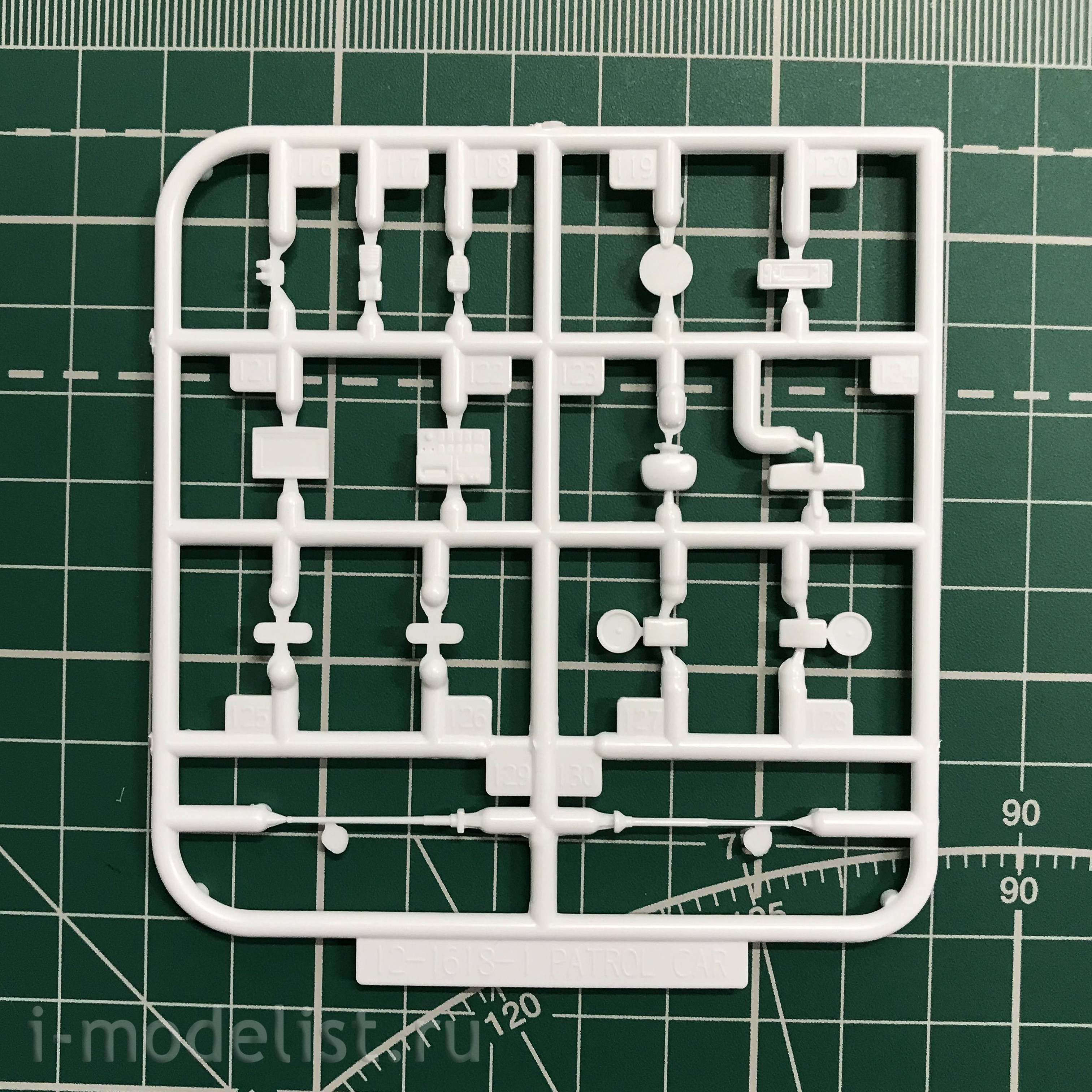 05815 Aoshima 1/24 Toyota HiAce TRH200V