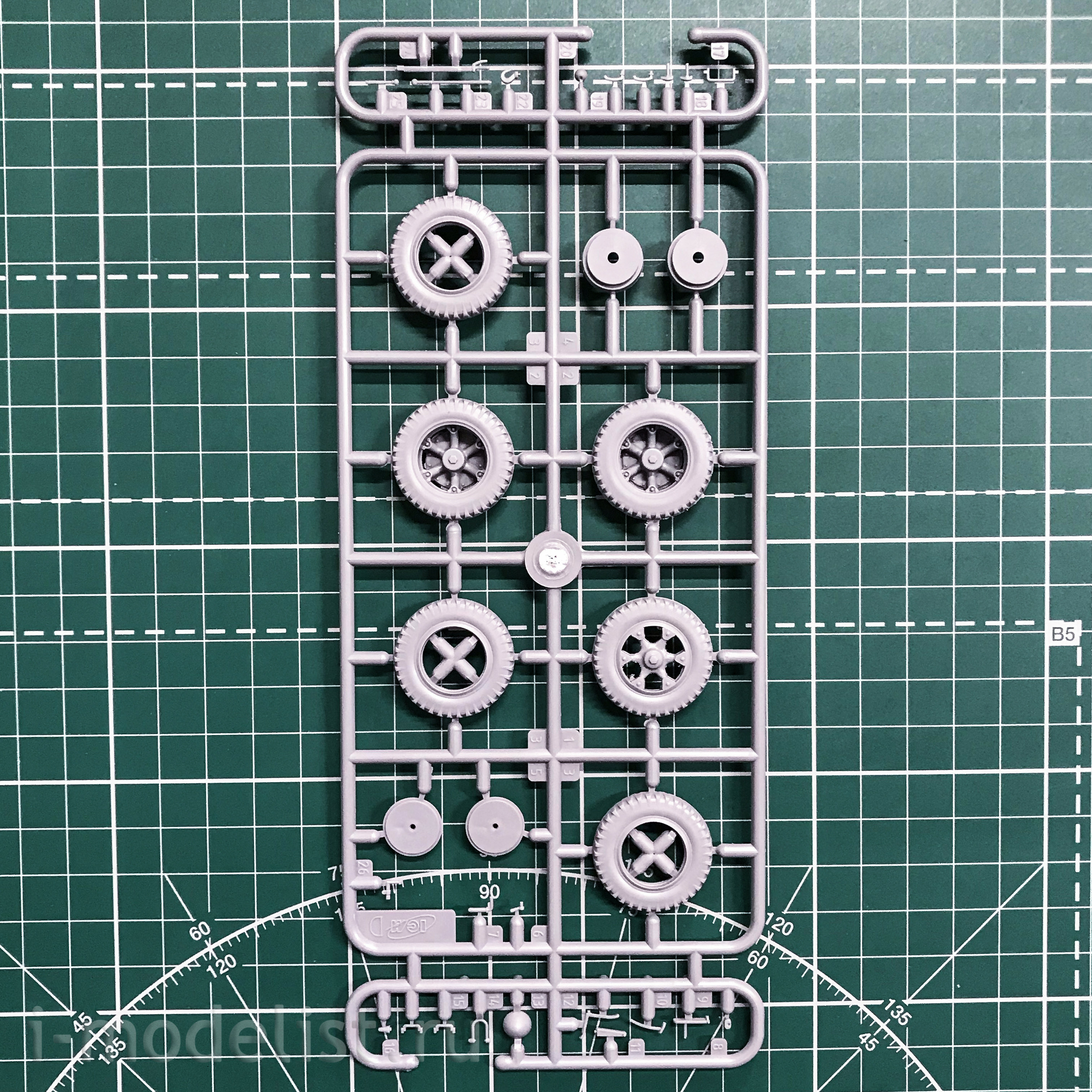 DS3508 ICM 1/35 3-axle trucks (Henschel 33D1, Krupp L3H163, LG3000)