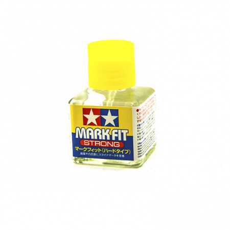 87135 Tamiya Mark Fit Strong (liquid for applying decals) 40ml.with brush