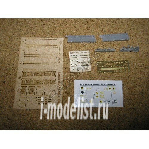 135013 HADmodels 1/35 IGLA Missiles and original wood box 