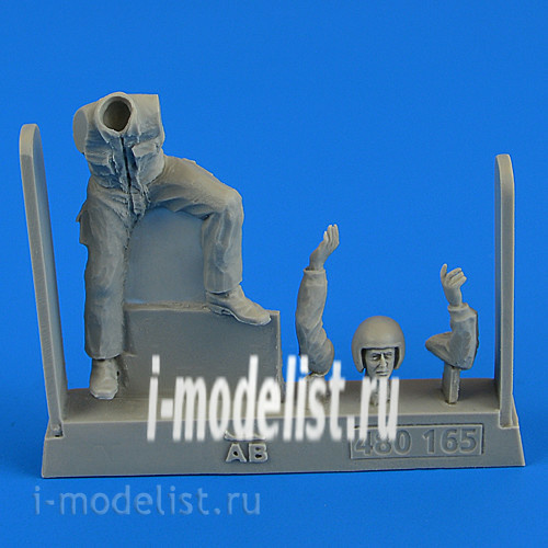480 165 Aires 1/48 Warsaw Pact Aircraft Mechanic add - on Kit- part 1