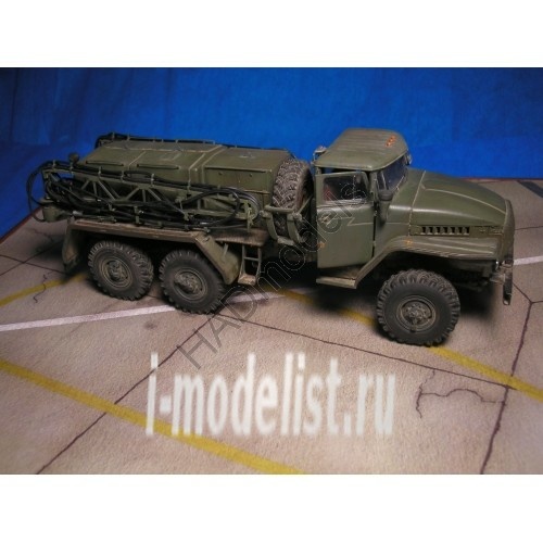 135008/2 HADmodels the conversion of the 1/35 U-4320 APA-5D Fieldstarter vehicle (for the model company 