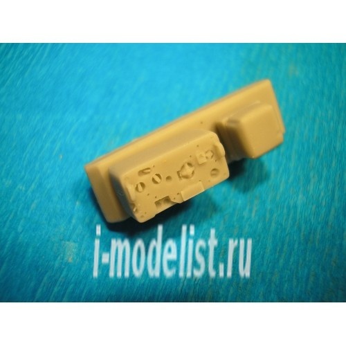135003 HADmodels 1/35 Addition to radio set R - 113 for Russian tanks 50-60' years
