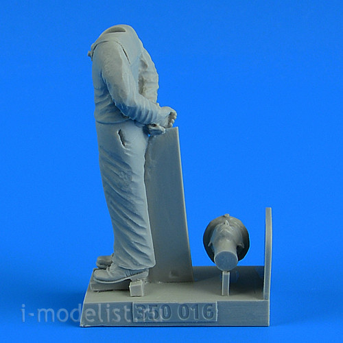 350 016 Aires 1/35 WWII Kriegsmarine Ceremony - Sailor for German schnellboats, German Human Torpedoes, German midget and coastal submarines