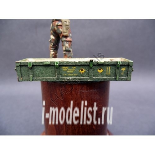 535001 HADmodels 1/35 Hungarian Igla Missile operator set with original lasercutted WOOD box, PE set and decal 