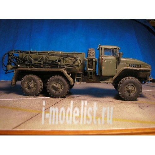 135008/2 HADmodels the conversion of the 1/35 U-4320 APA-5D Fieldstarter vehicle (for the model company 
