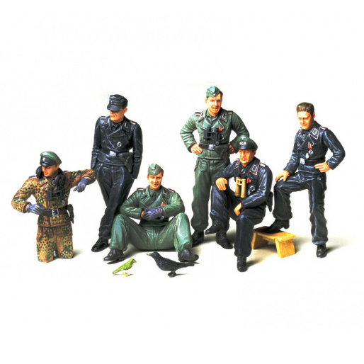 Tamiya 35201 1/35 German tank crew at rest. 6 soldiers