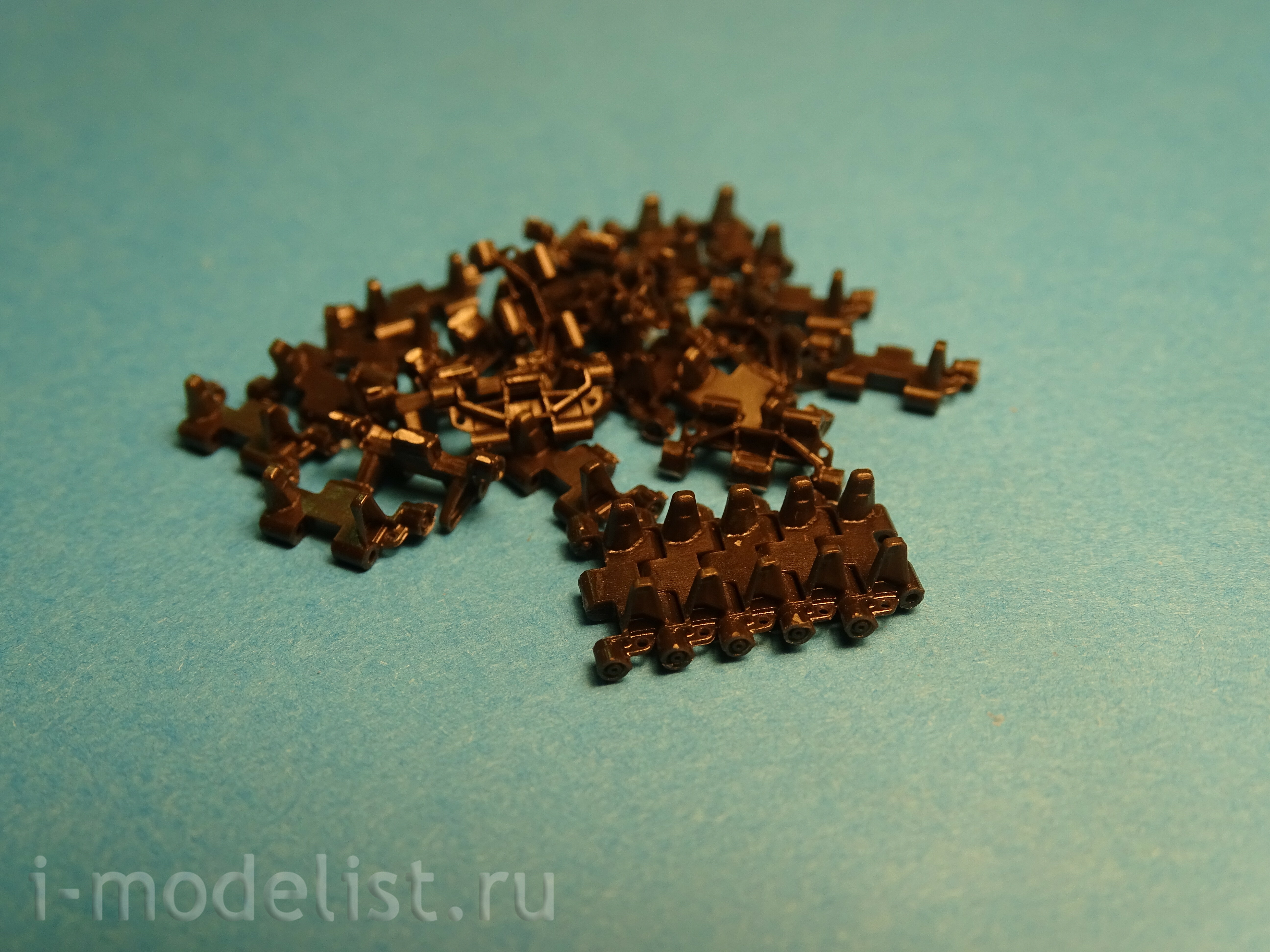 MC135046CL MasterClub 1/35 Track teams (resin) MT-LB / 2S1