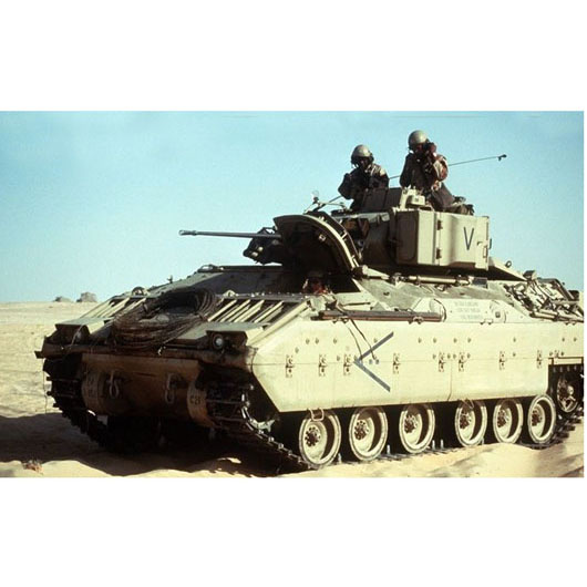 07295 Trumpeter 1/72 M2 Bradley Infantry Fighting Vehicle