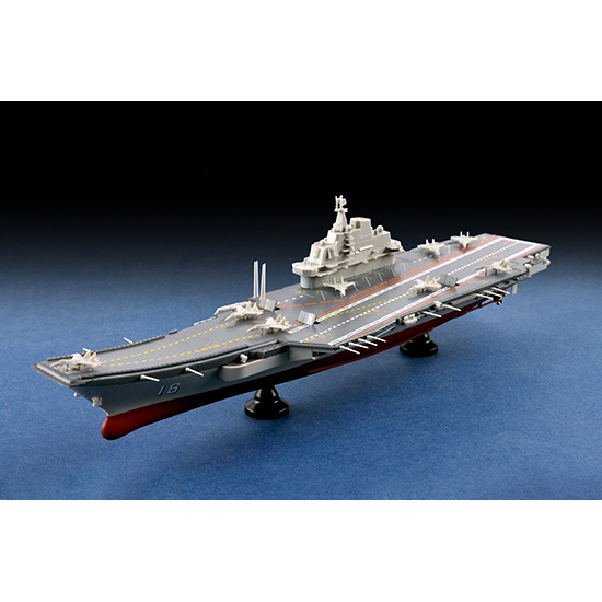 07313 Trumpeter 1/1000 PLA Navy Aircraft Carrier LiaoNing CV-16