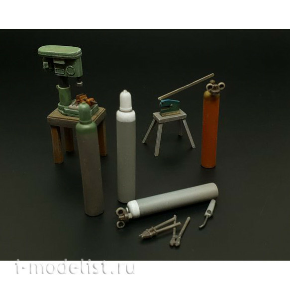 HLU35117 Hauler 1/35 Bench Drill, lever shears and Oxygen-acetylene cylinders