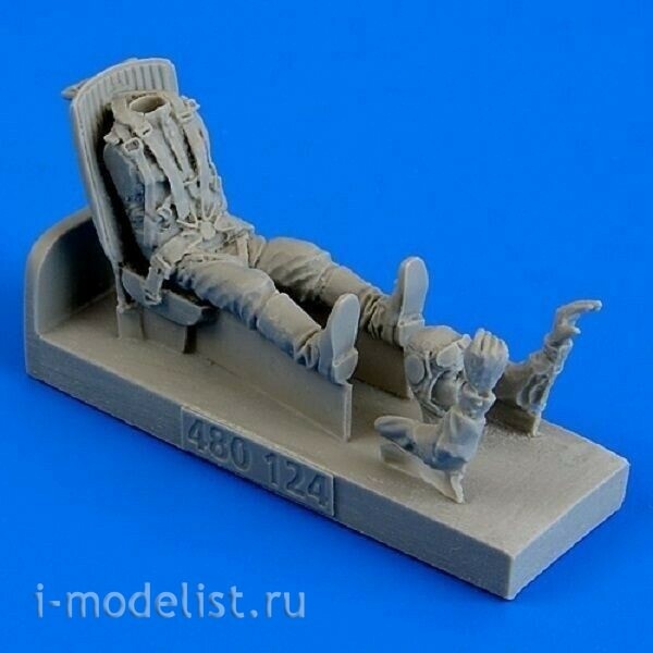 480 124 Aires 1/48 Russian Fighter Pilot with Seat for Yakovlev-3 / Yakovlev-7 / Yakovlev-9