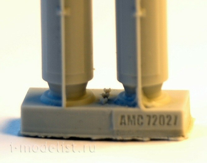 AMC72027 1/72 Advanced Modeling a Single cluster bomb caliber 500 kg RBK-500 AO-2.5 RTM (included two RBK-500)