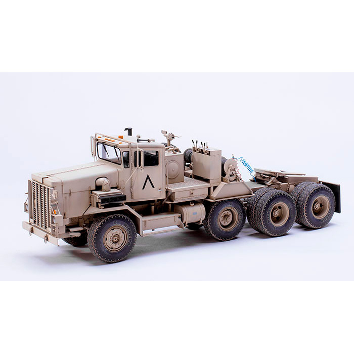 SS-013 Meng 1/35 M911 C-Het (8×6) and M747 heavy semi-trailer equipment