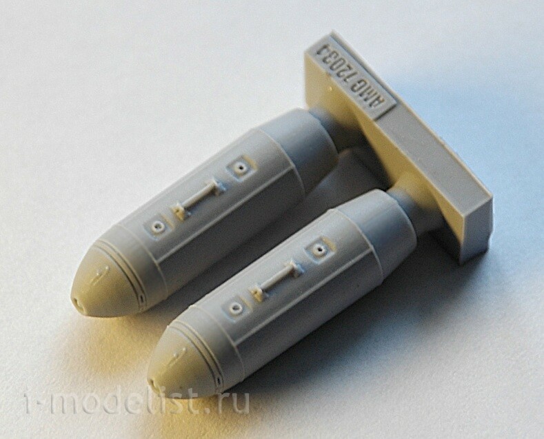 AMC72034 Advanced Modeling 1/72 Volumetric detonating bomb caliber 500 kg odab-500 PM (two bombs included)