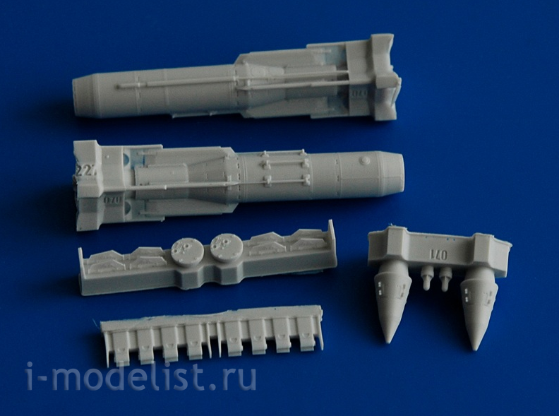 AMC72071 Advanced Modeling 1/72 KAB-1500L Adjustable aircraft bomb of 1500 kg caliber