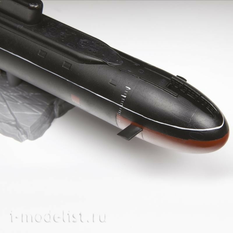 9058 Zvezda 1/350 Russian nuclear submarine 