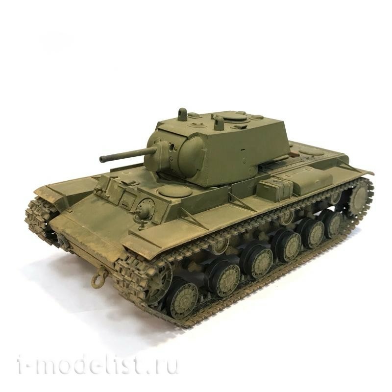 3624 Zvezda 1/35 kV-1 Tank with l-11 gun