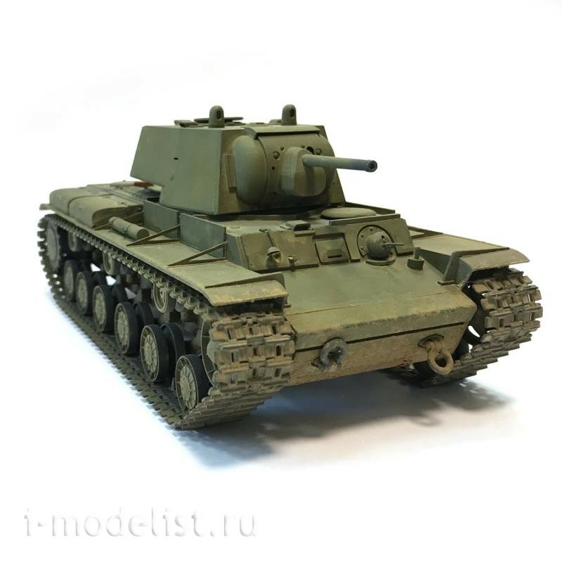 3624 Zvezda 1/35 kV-1 Tank with l-11 gun