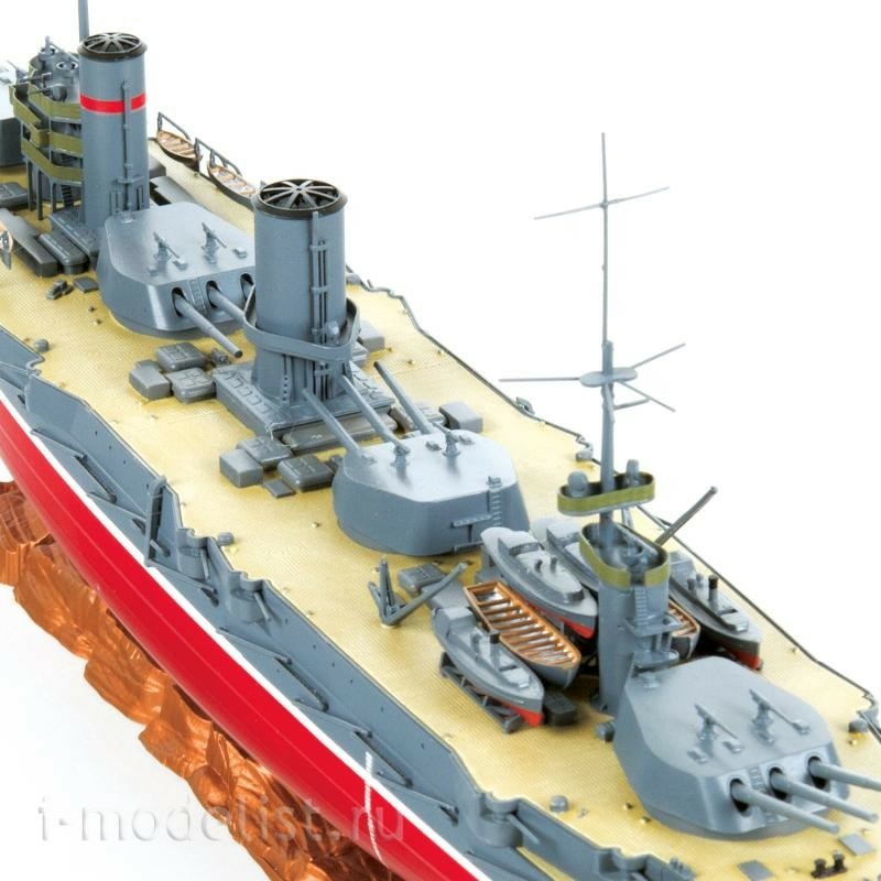 9040 Zvezda 1/350 Battleship Sevastopol (1914-1915).) 