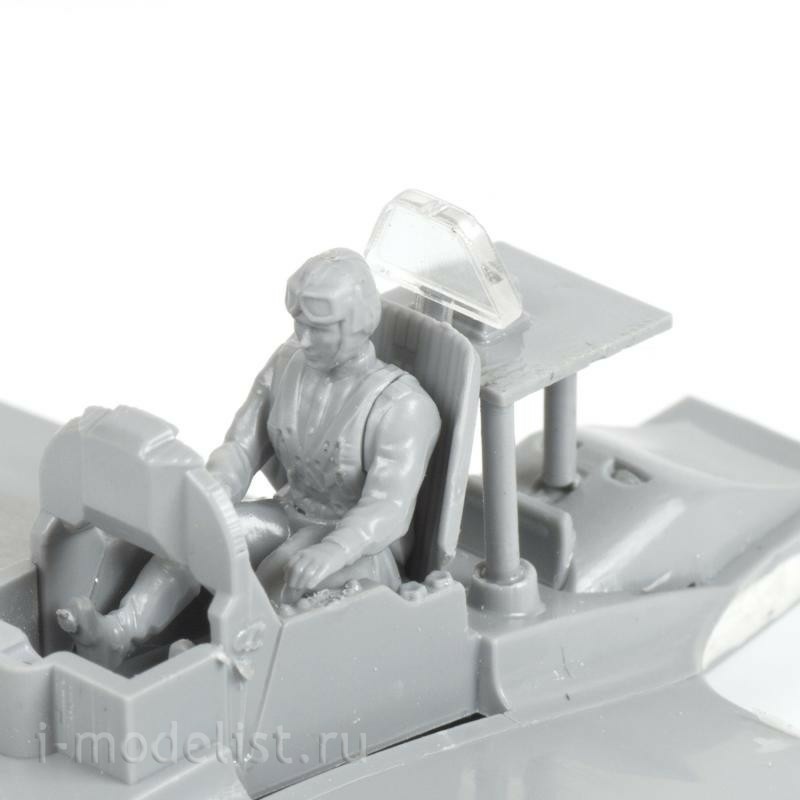 7301 Zvezda 1/72 Soviet Yak-3 fighter (assembled without glue)