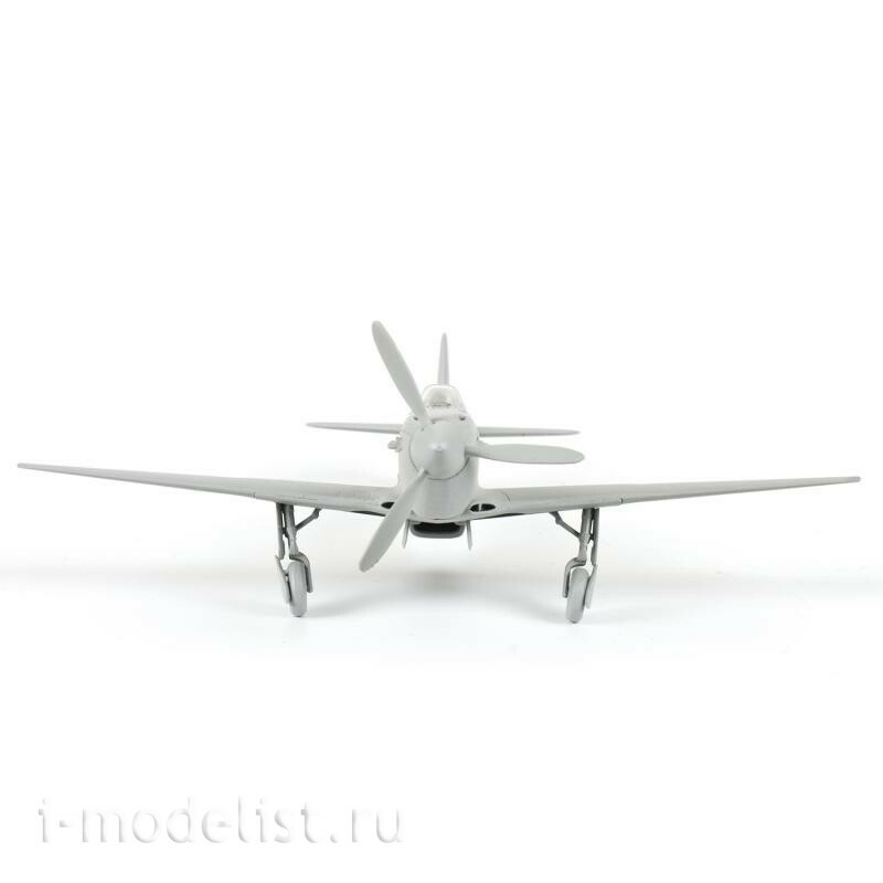 7301П Zvezda 1/72 Подарочный набор: Советский истребитель ЯК-3