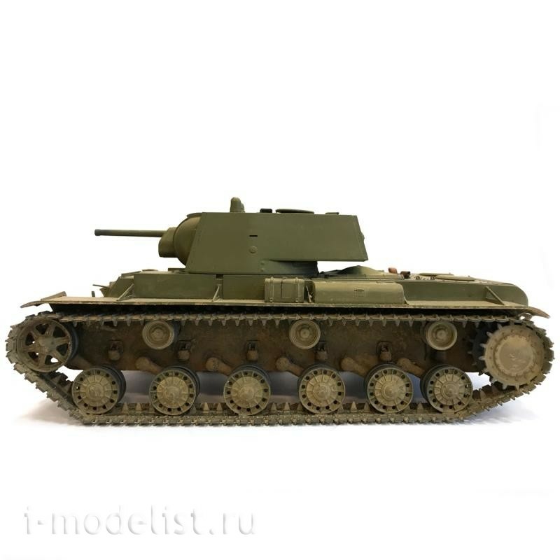 3624 Zvezda 1/35 kV-1 Tank with l-11 gun