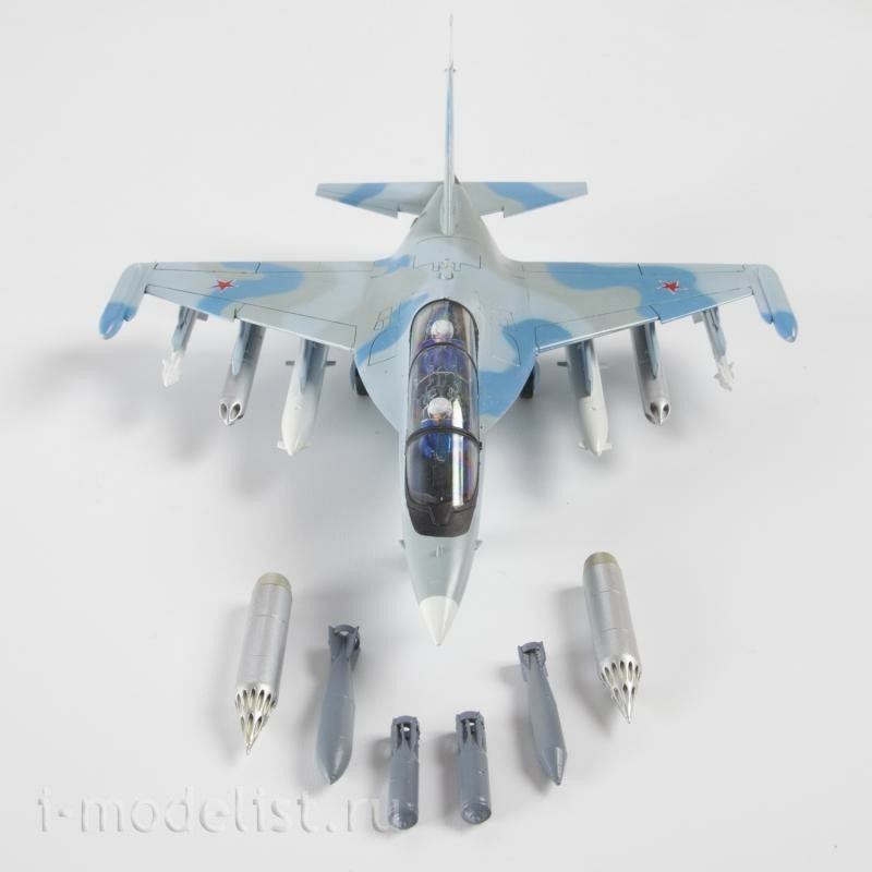 7307 Zvezda 1/72 Russian Yak-130 aircraft