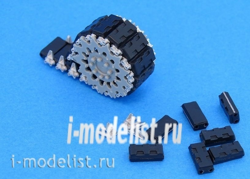 MTL-35321 MasterClub 1/35 Tracks inlaid iron WE210 type for M3 Lee/Grant/RAM/M4 (only 180 pads in set, end connectors required)