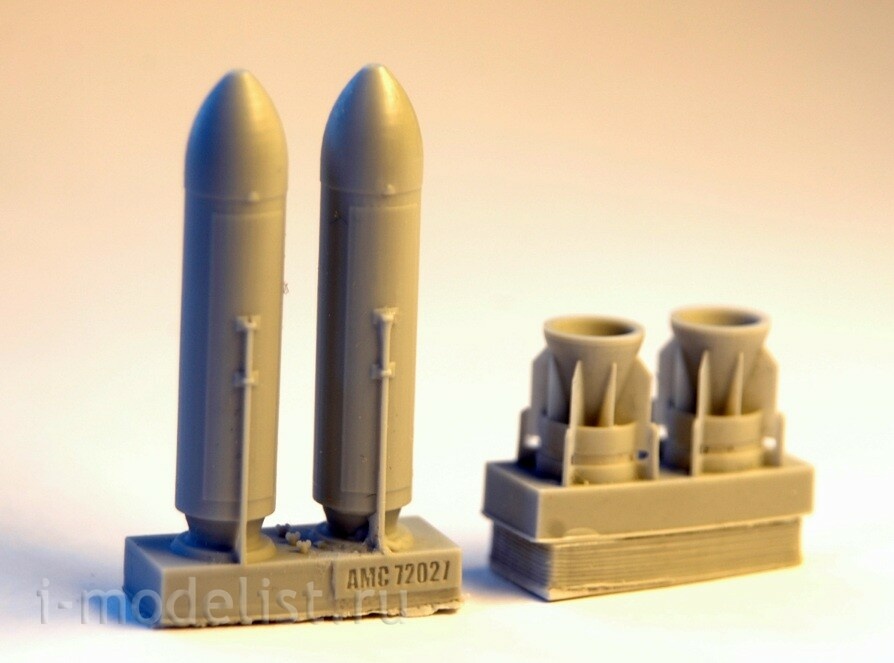 AMC72027 1/72 Advanced Modeling a Single cluster bomb caliber 500 kg RBK-500 AO-2.5 RTM (included two RBK-500)