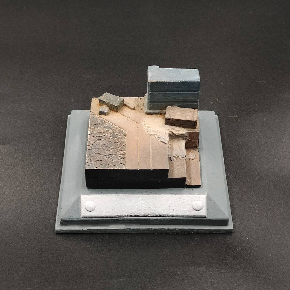 P01 artbaza 1/35 fragment of a street with a basement descent
